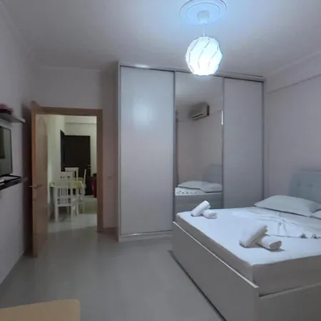 Appart hôtel Studio Apartments *