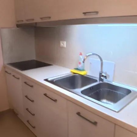 Studio Apartments Appart hôtel *